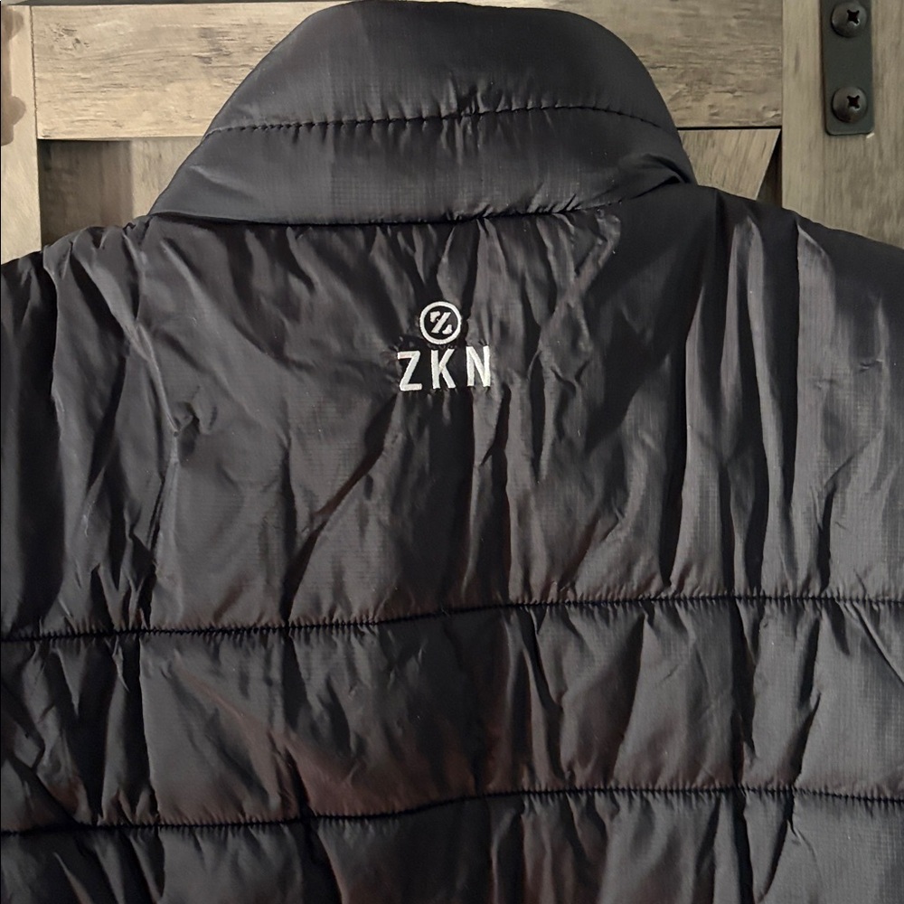 ZKN Black Zip Front Puffer Vest,Unisex,Size Large,NEW with TAGS - Picture 10 of 11